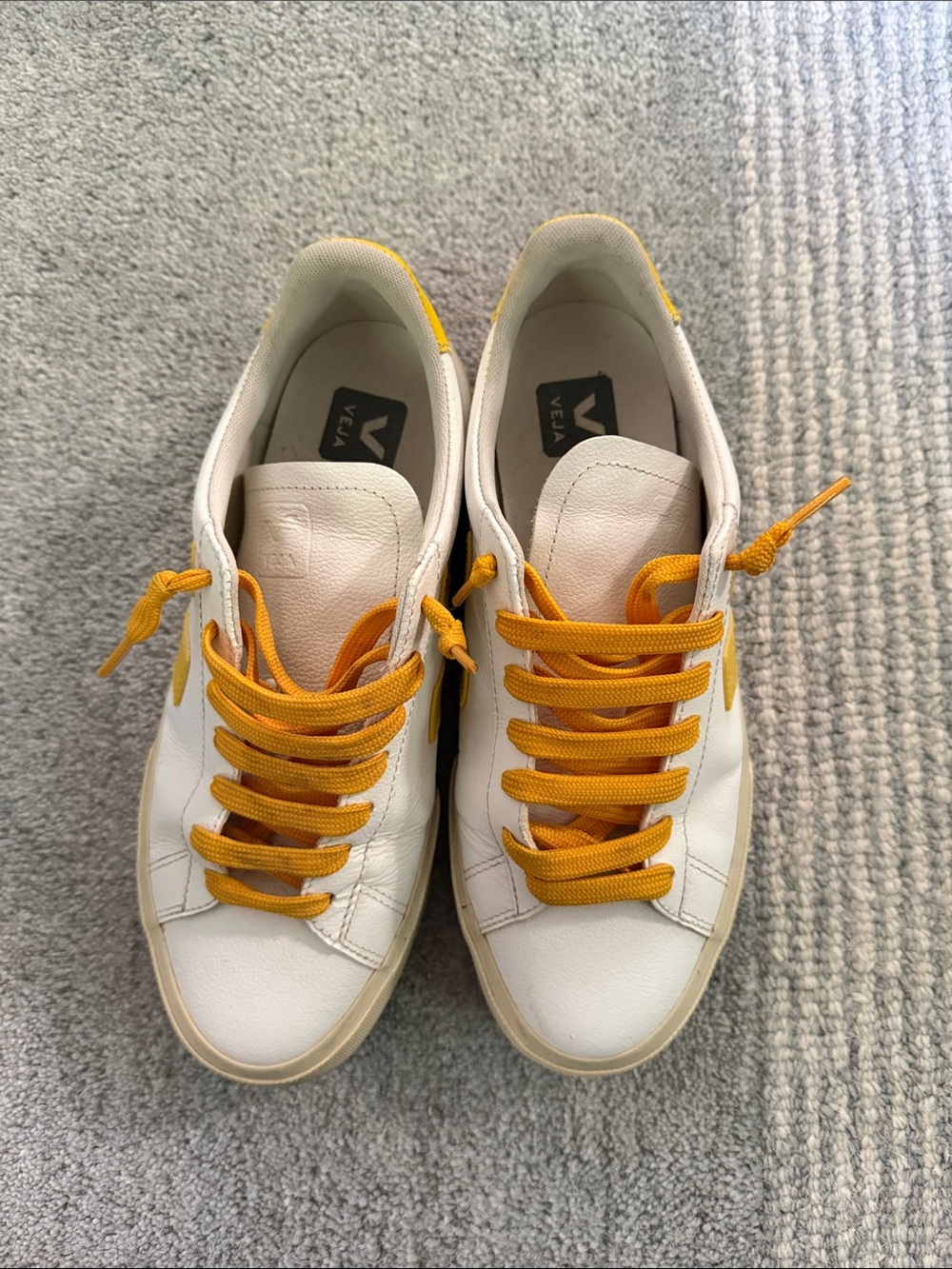 Veja women’s tennis shoes size 9